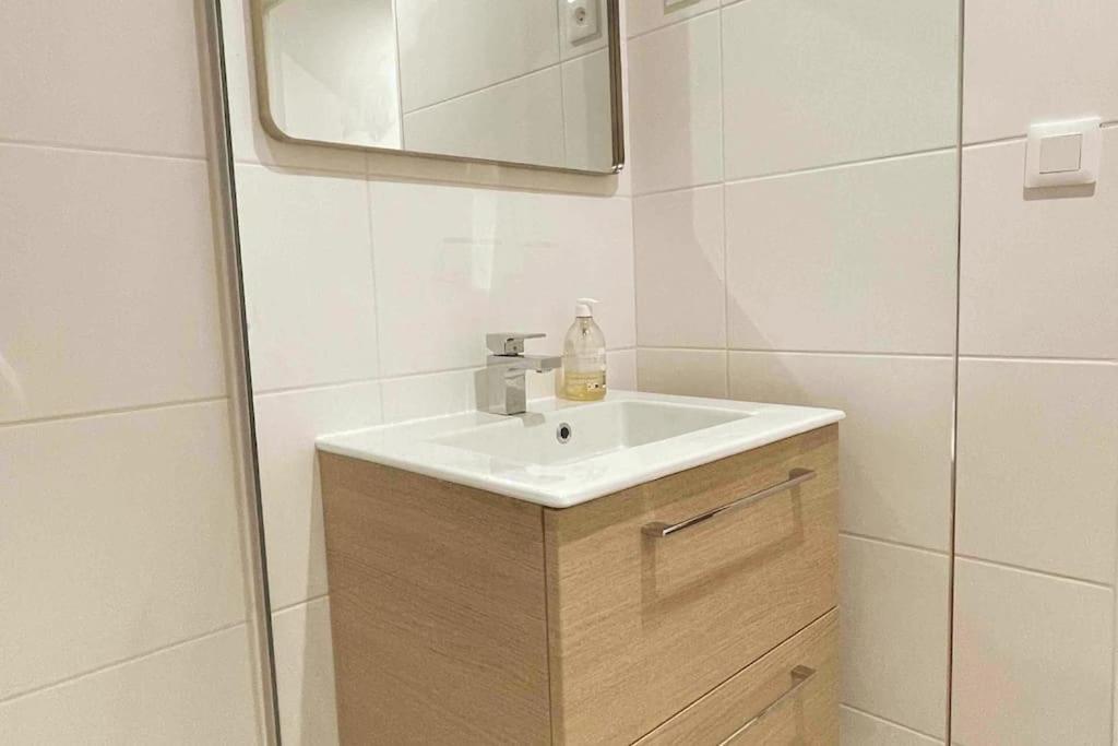 Cozy & Elegant Appartement Нарбон Екстериор снимка