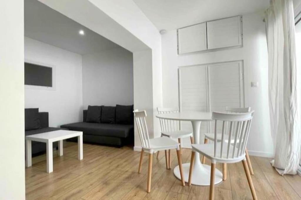 Cozy & Elegant Appartement Нарбон Екстериор снимка